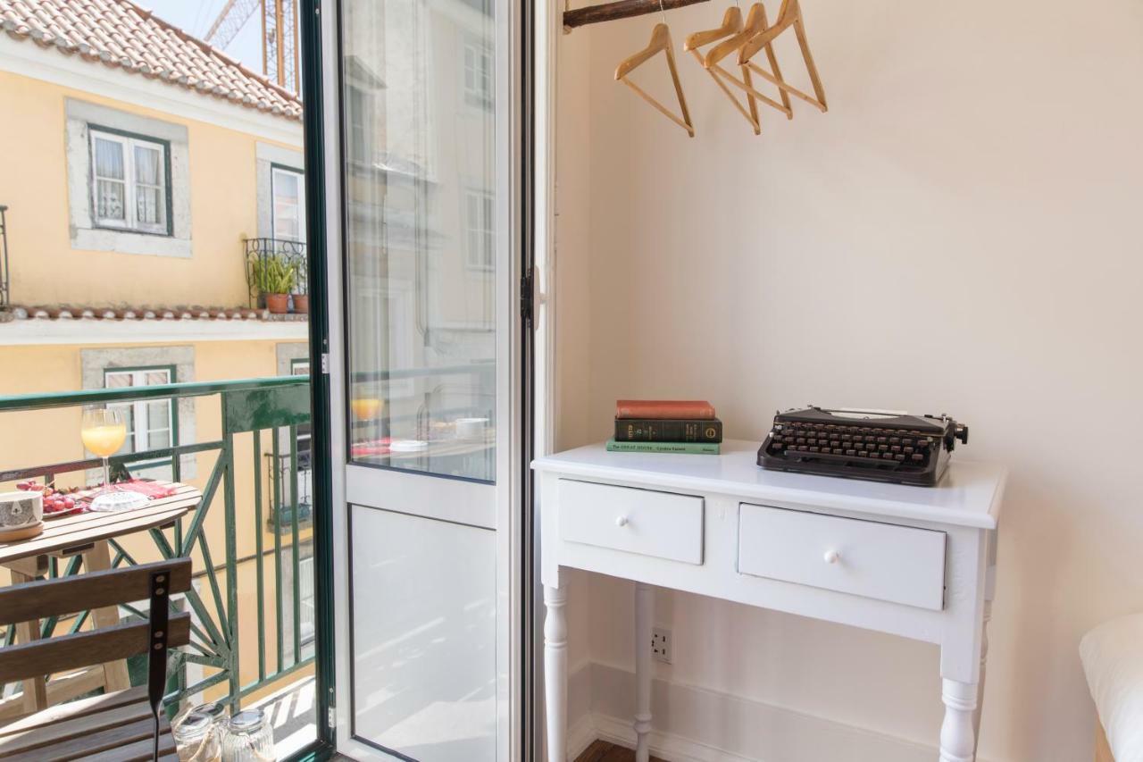 Apartment La La